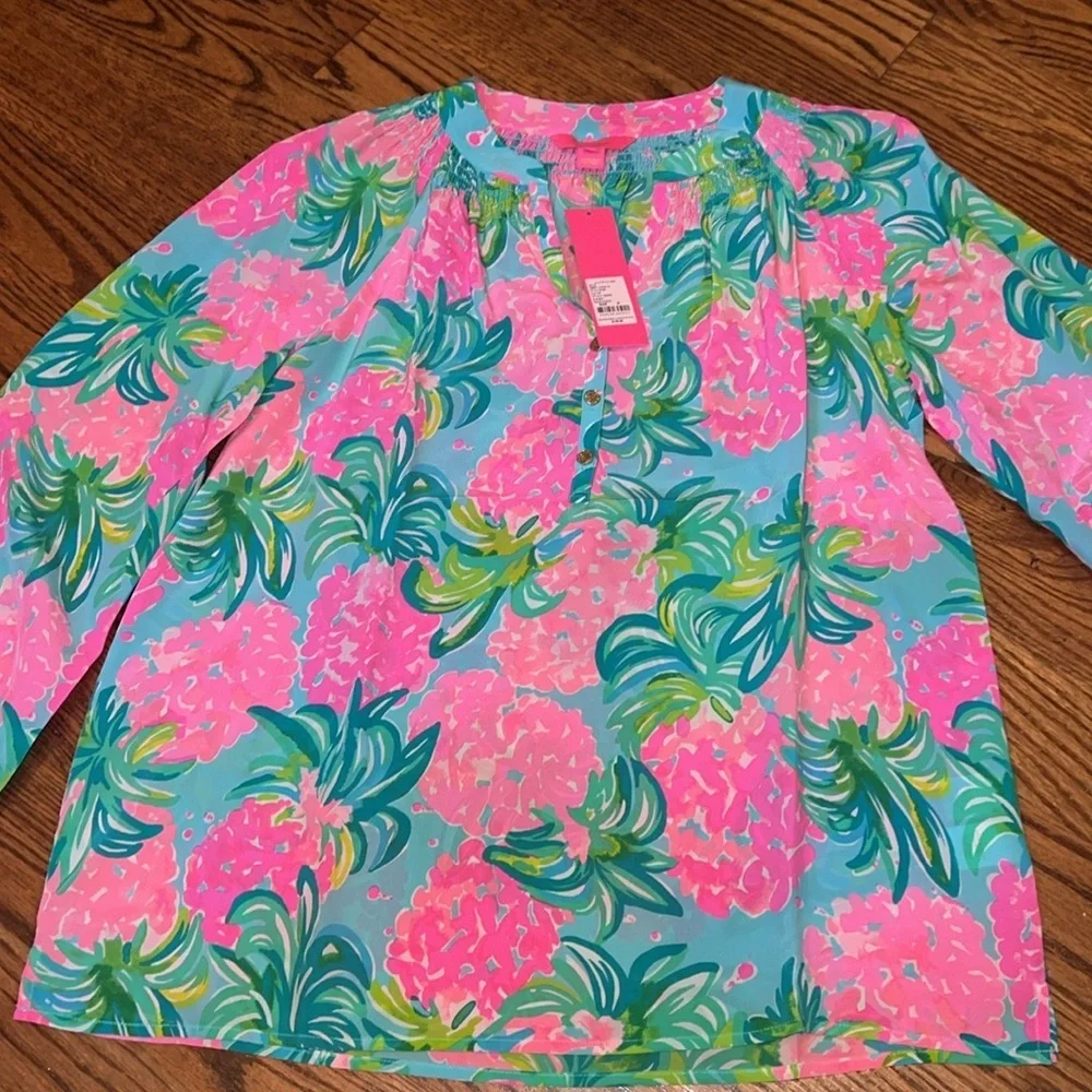Lilly Pulitzer ELSA 100% Silk Top Pineapple Shake size Medium NWT - Picture 2 of 8